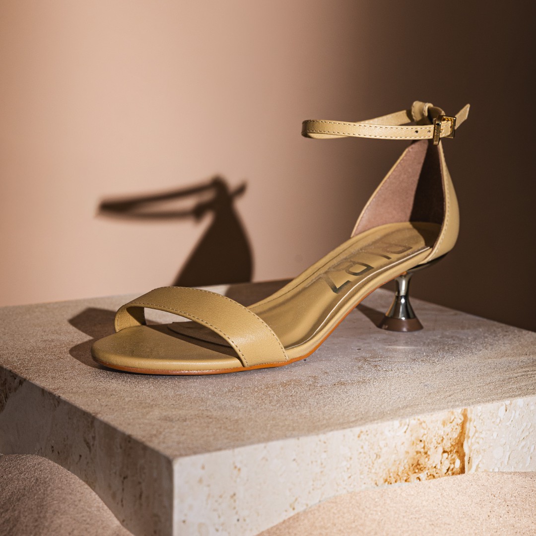 上品コーデはコレで安心！ Booz Raphaella - Footwear Brazilian 靴
